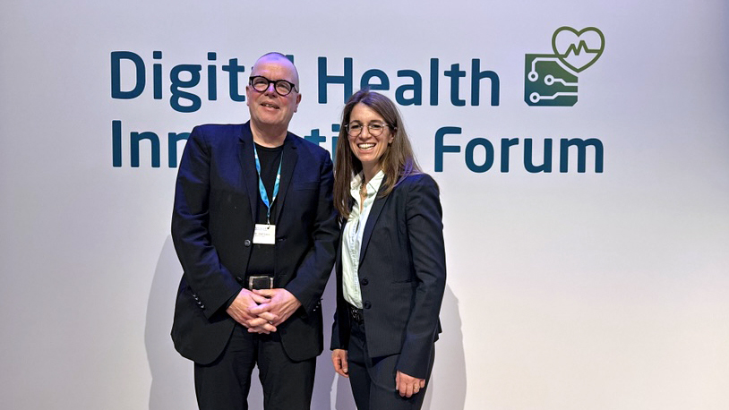 Dr. Olaf Gaus und Prof. Dr. Ariel Dora Stern auf dem DHIF 2025 des HPI.
